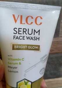 Combo Of 2 VLCC Serum Facewash 300ml