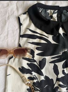 Floral Print Top with Collar Detail