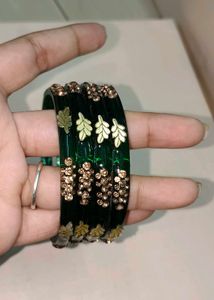 Beautiful Kangan Set
