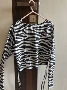 Stylish Zebra Print Crop Top