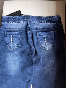 Stylish Distressed Denim Capri