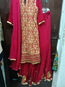 Elegant rose &amp; Gold Embroidered Kurta Set