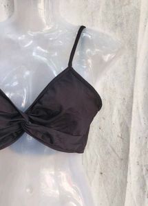 Chic Twisted Crop Top