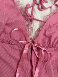 pink lace trimmed top🎀
