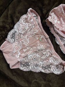 Lace Bra and Panty Set