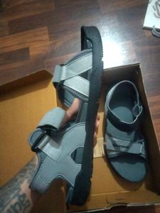 Reebok size 8 sandal