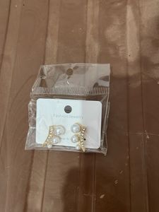 Elegant Pearl and Crystal Earrings