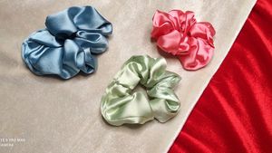 Beautiful Shinning Scrunchies Pack Of 20 Pieces ❤