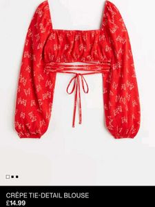 H&M CREPE TIE DETAIL CROP TOP
