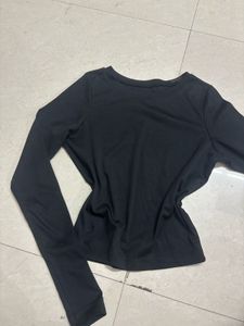 Black Long Sleeve Crop Top