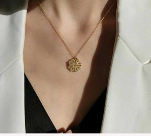 Elegant Clover Necklace
