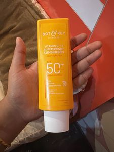Dot & Key Vitamin CE Super Bright Sunscreen