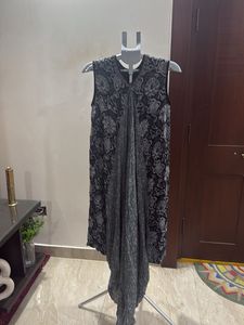Elegant Sleeveless Printed Ethnic Gown