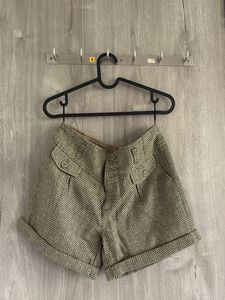 Stylish Patterned Shorts with Cuffs