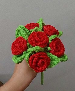 Crochet Bunch Of Red Roses