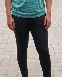Comfortable Black Athletic Leggings