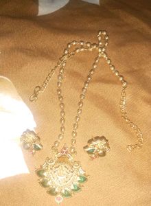 Exquisite Gold Necklace & Earring Set