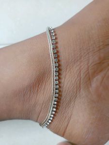 Silver Anklet with Sparkling Detail