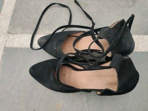 Chic Black Lace-Up Heels