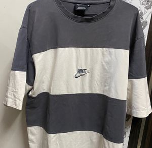 striped nike
