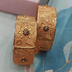 Gold-toned Floral Bangles (Set of 2)