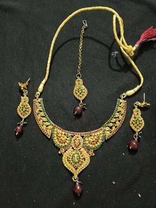 Gold-toned Jewellery Set with Earrings and Maang T