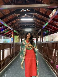 Orange suit with Pajama Floral Dupatta | Size XS