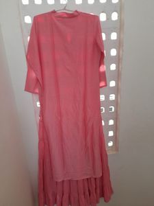 Elegant Pink Embroidered Kurta