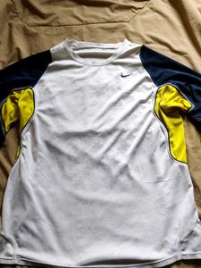 Nike T-Shirt