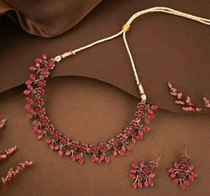 Neckless With Earrings