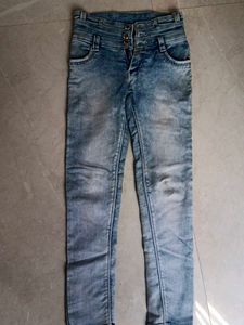 Stylish Women's Light Blue Denim Jeans