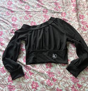 Black Off-Shoulder Long Sleeve Crop Top