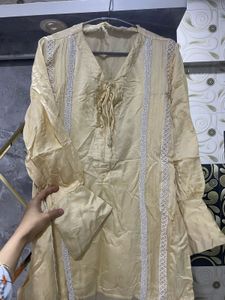 Elegant Yellow Kurta with Lace Detail