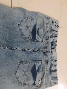 BLUE ACID WASH JEANS