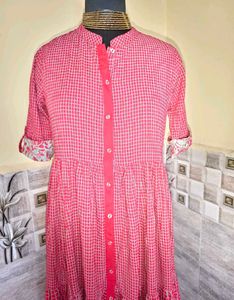 Chic Pink Tiered Maxi Dress