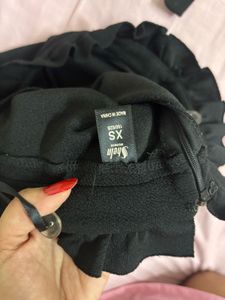 Cute Black Ruffle pencil skirt with  sus