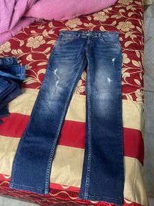 Stylish Distressed pape jeans