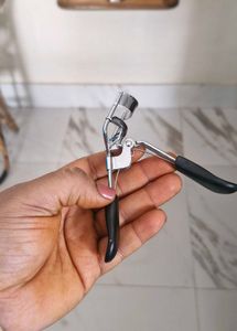 Eyelash Curler