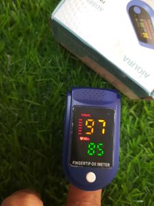 Finger Pulse Oximeter Brand New With 2 Bettery