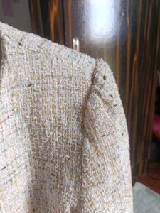 Chic Cropped Tweed Blazer