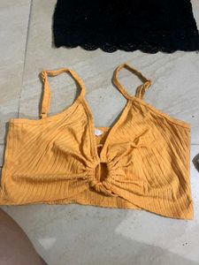 Bundle of 4 Trendy Crop Tops