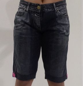 half pant And Size Is 34. Cowboy Jeans With De
