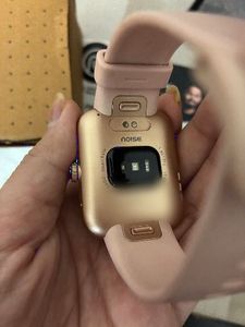 Noise Smartwatch - Rose Gold