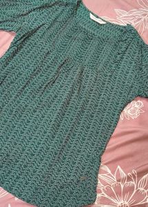 💚💚new green Chevron Pattern Top