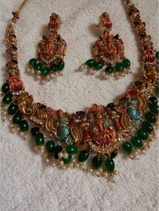 Stunning Kundan & Emerald Necklace Set