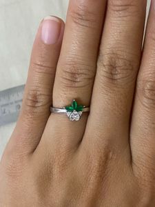 Sparkling Emerald ring
