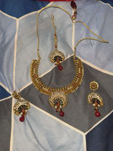 Elegant Gold-Tone Jewelry Set