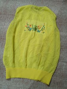 Chic Yellow Sleeveless Top