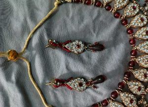 Exquisite Red Stone &amp; Crystal Necklace Set