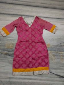 pink kurta
